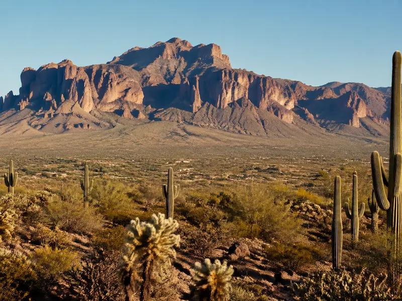 Apache Junction area atmosphere for the Downtown Phoenix salon guide