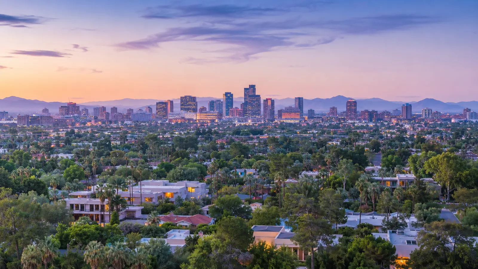 Central Phoenix–inspired Arizona streetscape used as a visit-planning image